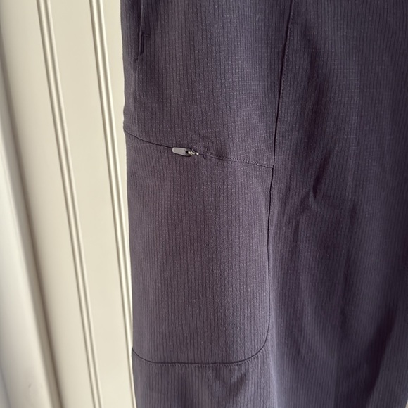 Lululemon Ventlight Cargo Mid Rise Crop 26" Black - Picture 5 of 9